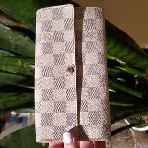 Louis Vuitton Damier Wallet